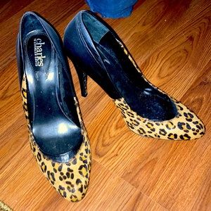 Charles David leopard print